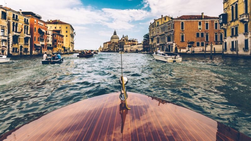 Venecia, más límites a los grupos turísticos