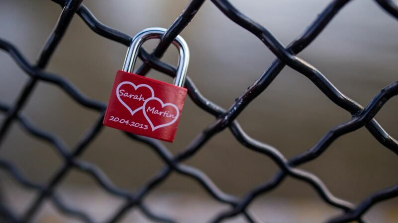 «Candados del amor»: los problemas de la viralidad en el turismo